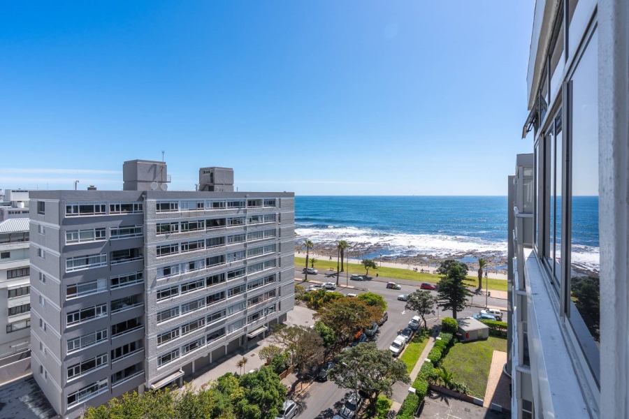 2 Bedroom Property for Sale in Sea Point Western Cape